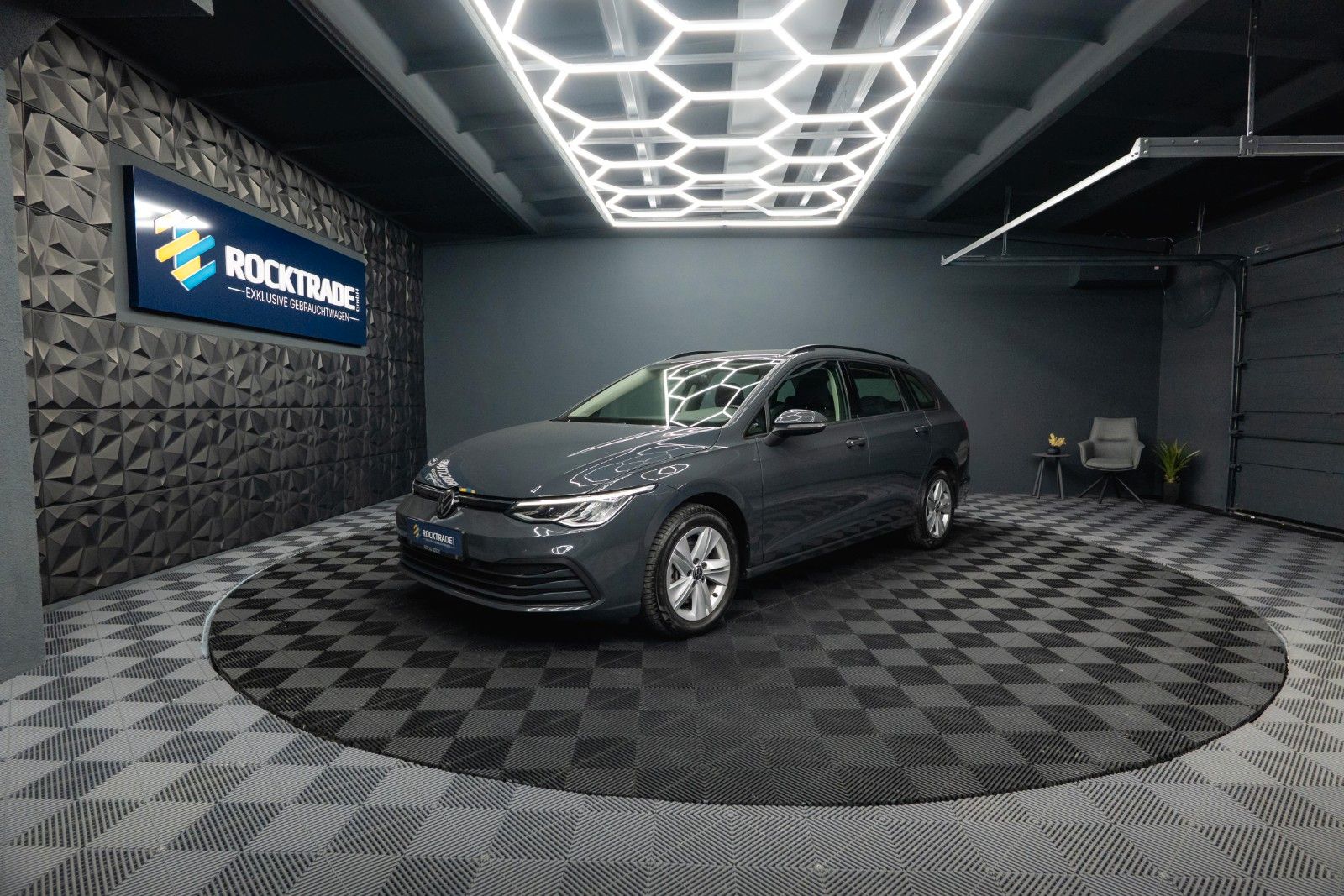 Fahrzeugabbildung Volkswagen Golf VIII Variant 2.0 TDI Life *ACC*LED*DAB*19%*