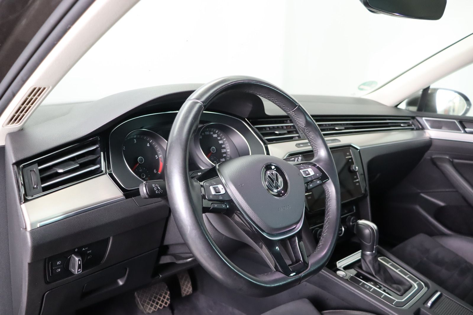 Fahrzeugabbildung Volkswagen Passat Variant 2.0 TDI Highline BlueMotion DSG
