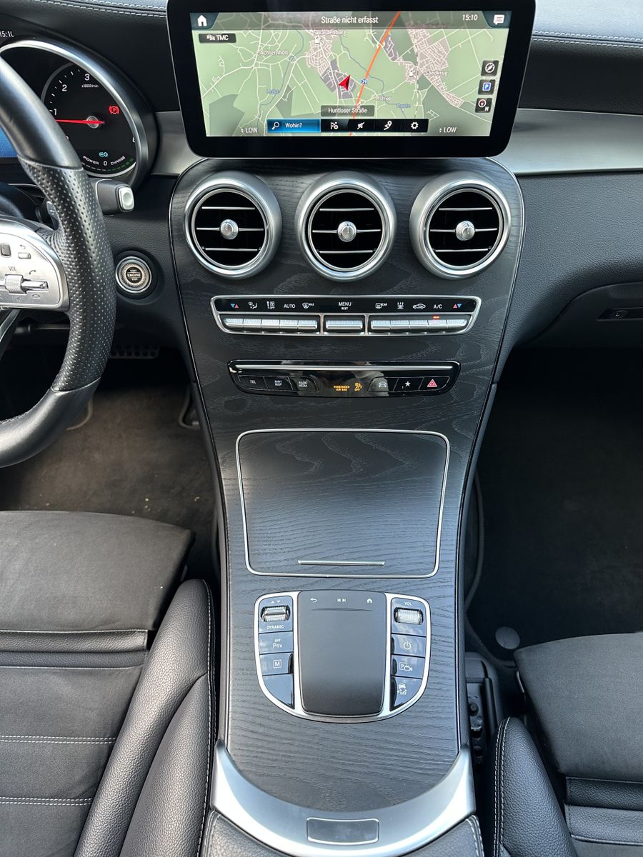 Fahrzeugabbildung Mercedes-Benz GLC 300de 4Matic AMG-Line NAV+LED+ACC+KAM+19ZOLL