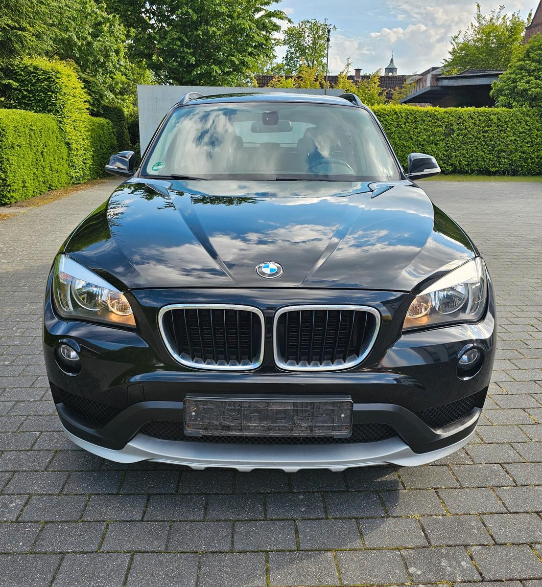 BMW X1 18 d sDrive M-Paket Interieur Navi Sitzh.
