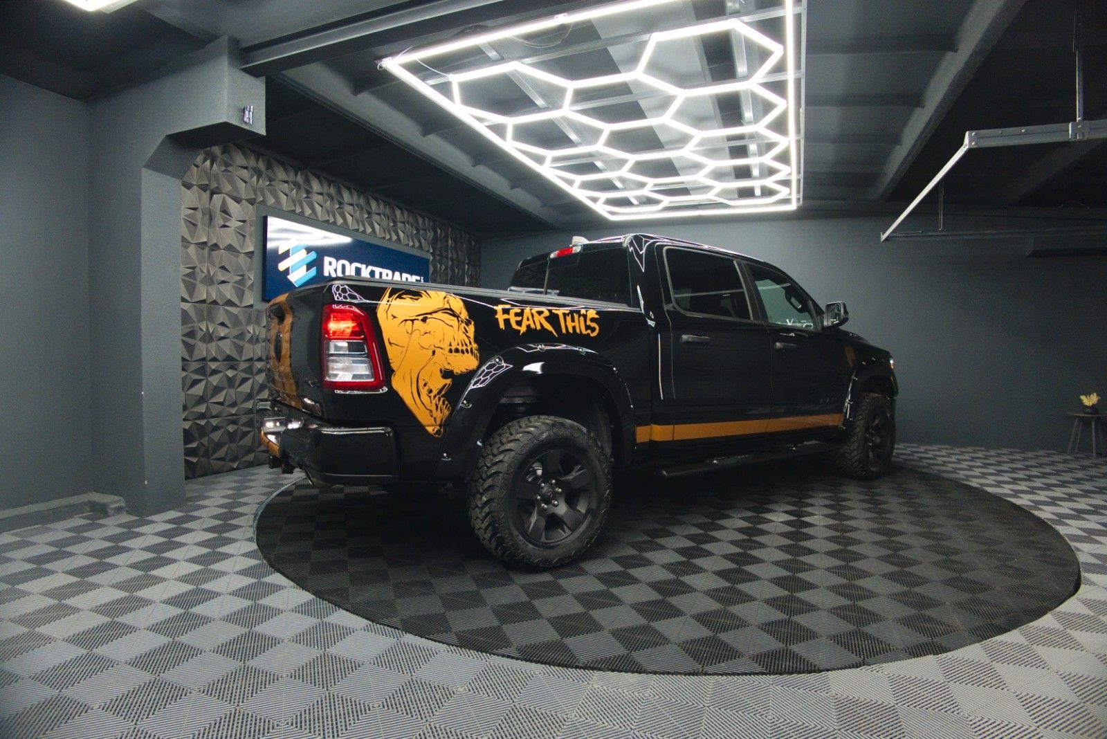 Fahrzeugabbildung Dodge RAM 5.7 V8 HEMI 4x4 OFFROAD Night RAPTOR 19%