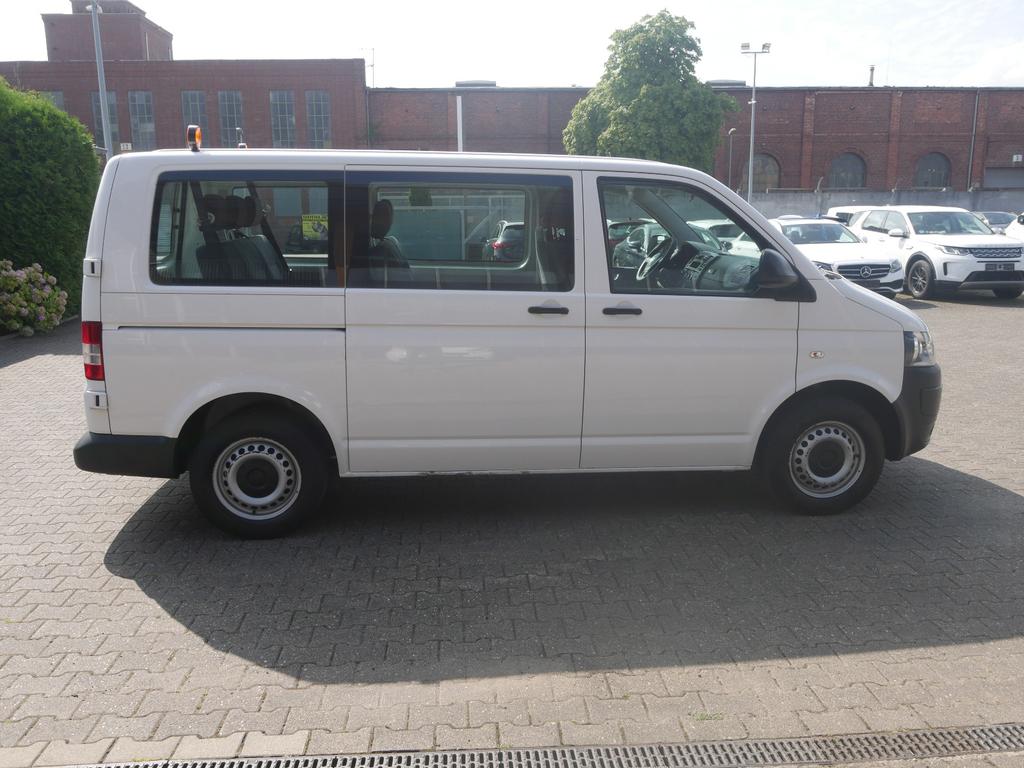 Volkswagen T5 Kombi