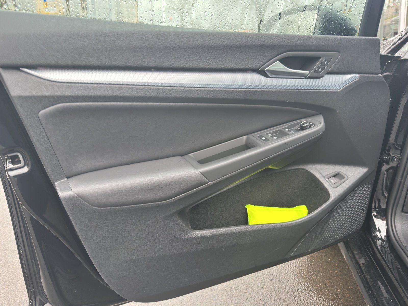 Fahrzeugabbildung Volkswagen Golf VIII Variant 1.5 eTSI W Goal AHK,Kamera,LM