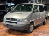 Volkswagen T4 CARAVELLE 2.5TDI 8SITZE KLIMAAUT+STANDHZG 1HD - Volkswagen T4: 2.5