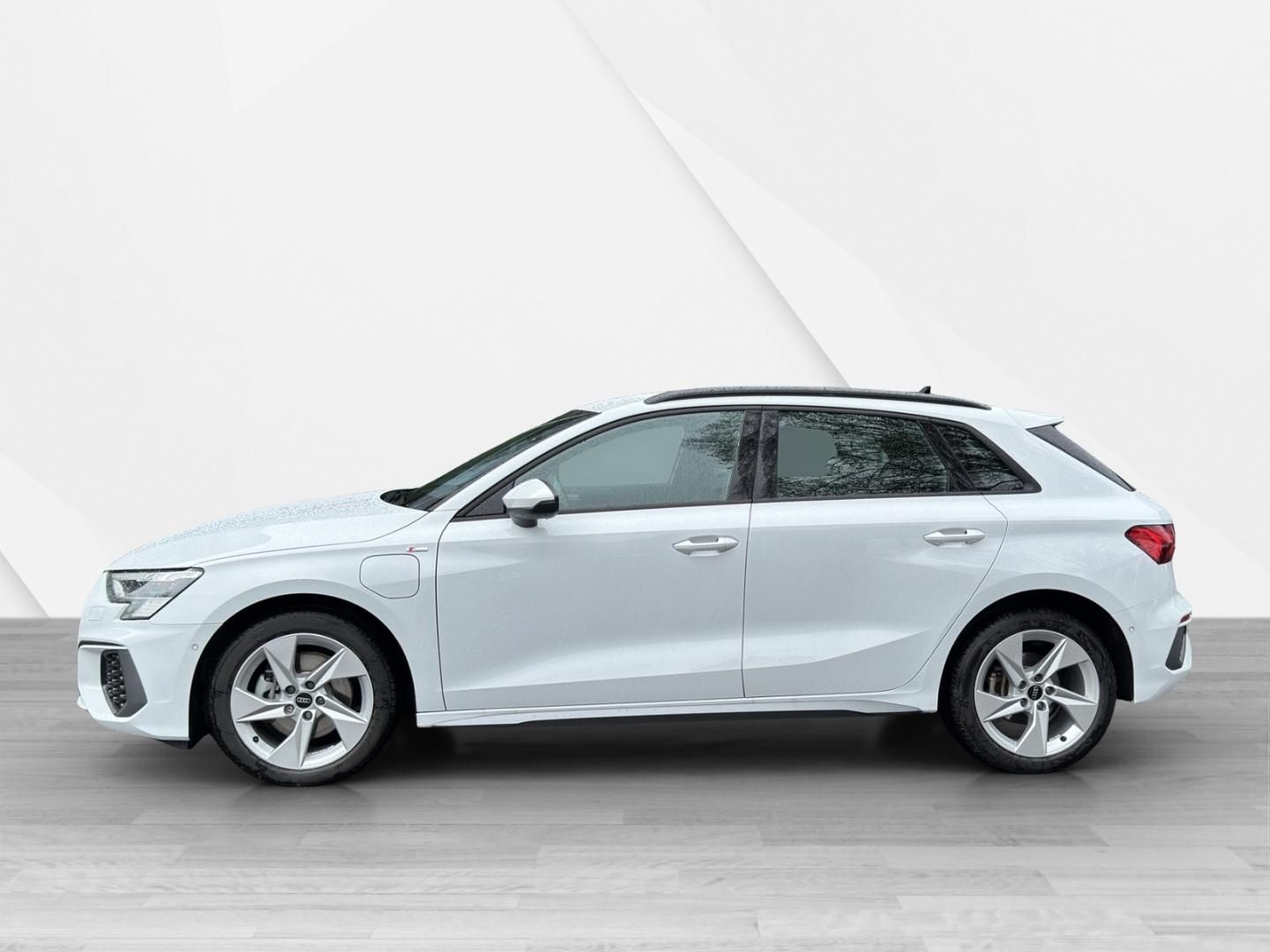 Fahrzeugabbildung Audi A3 Sportback TFSI e S line A3 Sportback 40 TFSI