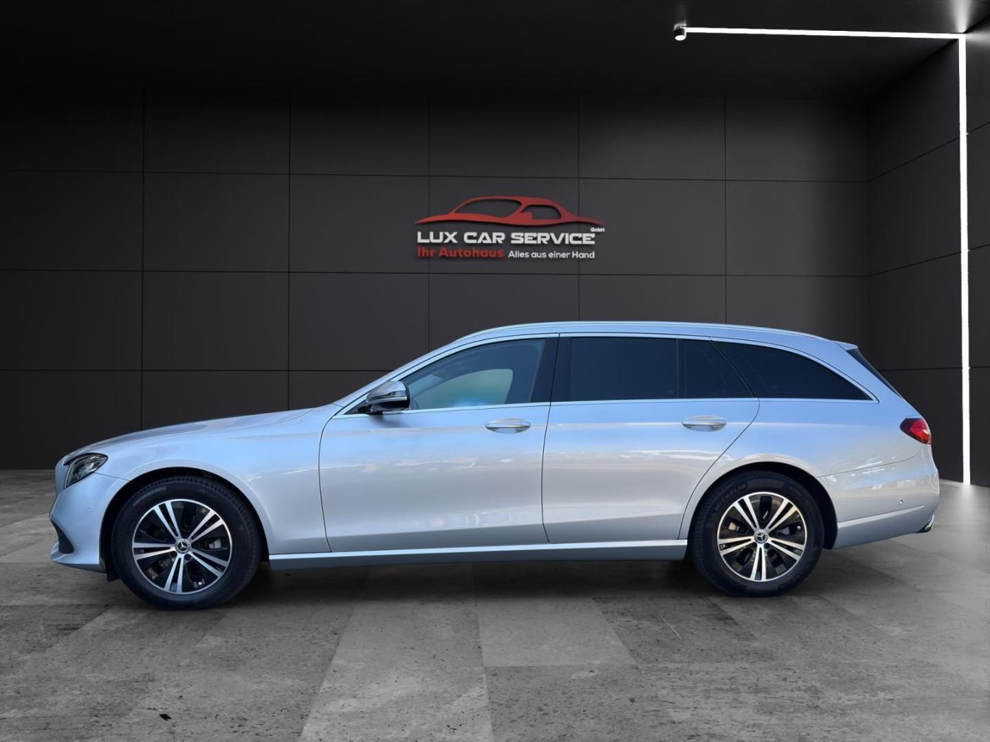 Mercedes-Benz E 220 d T Avantgarde MBUX COMAND Kamera LED Appl