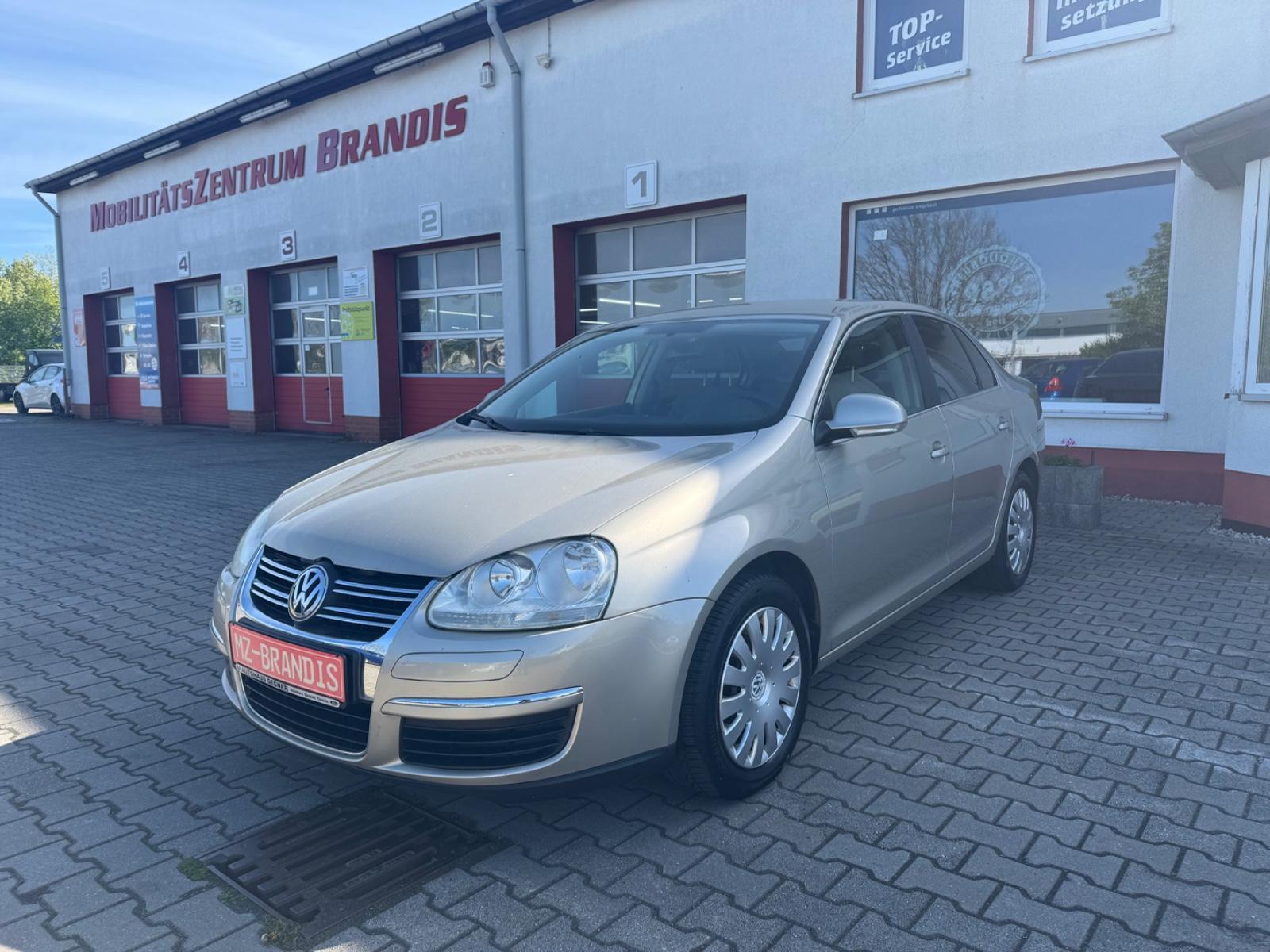 Volkswagen Jetta 1.6 Comfortline 2 Hand AHK HU&AU Neu
