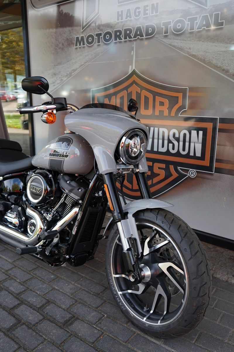 Fahrzeugabbildung Harley-Davidson Softail Sport Glide 107 Sofort Verfügbar 2024