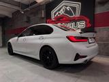 BMW 3 330 d Sport Line *H-UP*DAB*AHK*GARANTIE* - BMW 330 mit Diesel-Antrieb: Limousine, Automatik