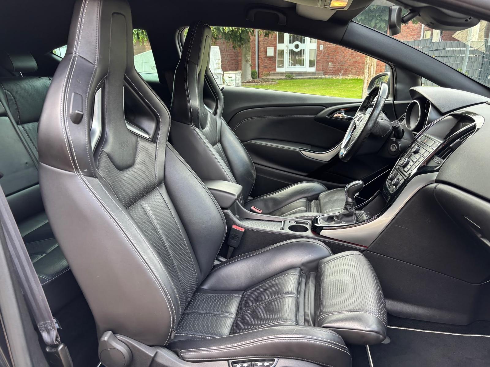 Opel Astra J GTC OPC 2.0 280ch - Carnet entretien - Sièges sport - Régulateur de vitesse - Suspension sport