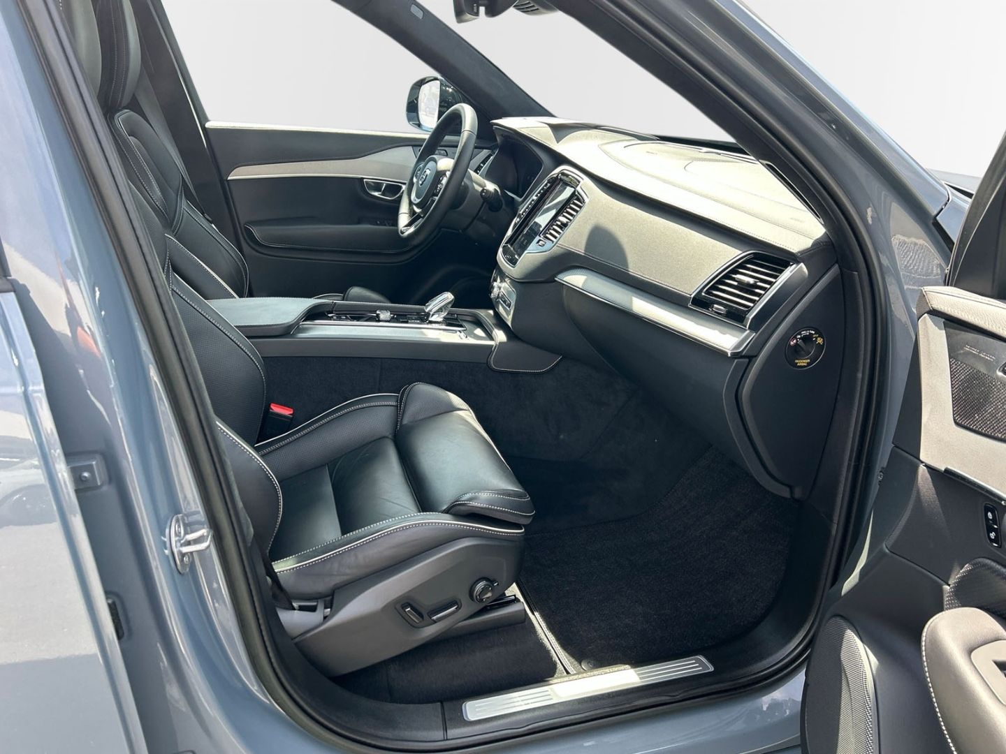 Volvo XC90 B5 Diesel AWD Ultimate Dark 7-Sitzer 22'' A imagem 3