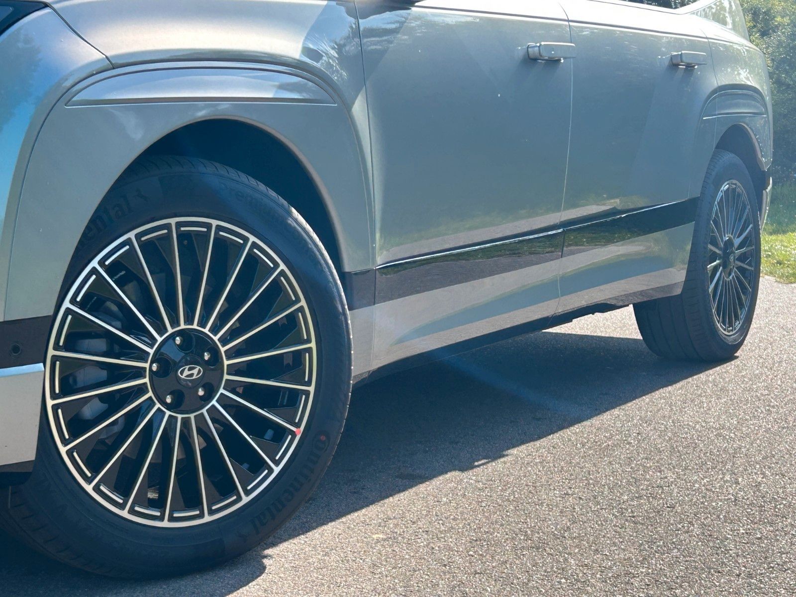 Fahrzeugabbildung Hyundai IONIQ 9 UNIQ 226kW *RW600KM*Pano*6Si*Relax*HeUp*