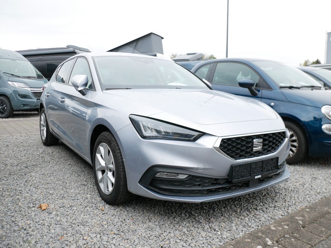 Fahrzeugabbildung SEAT Leon 1.5 TSI Style LED PDC DAB 3-Zonen Klima