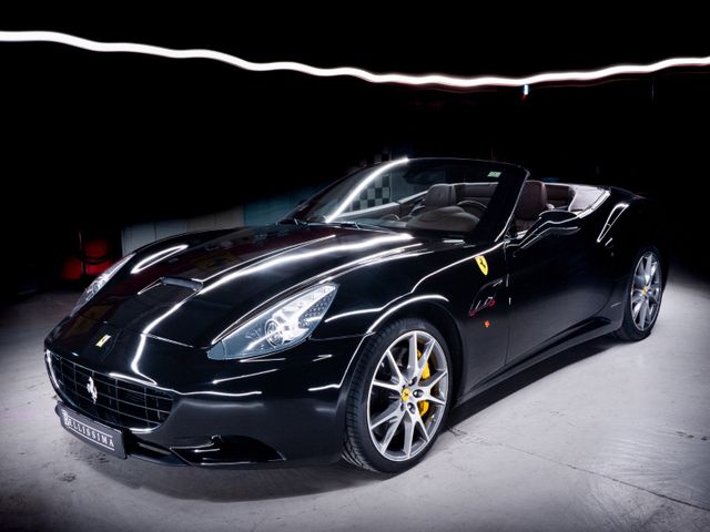 Ferrari California 4.3L V8 460HP F1 DCT