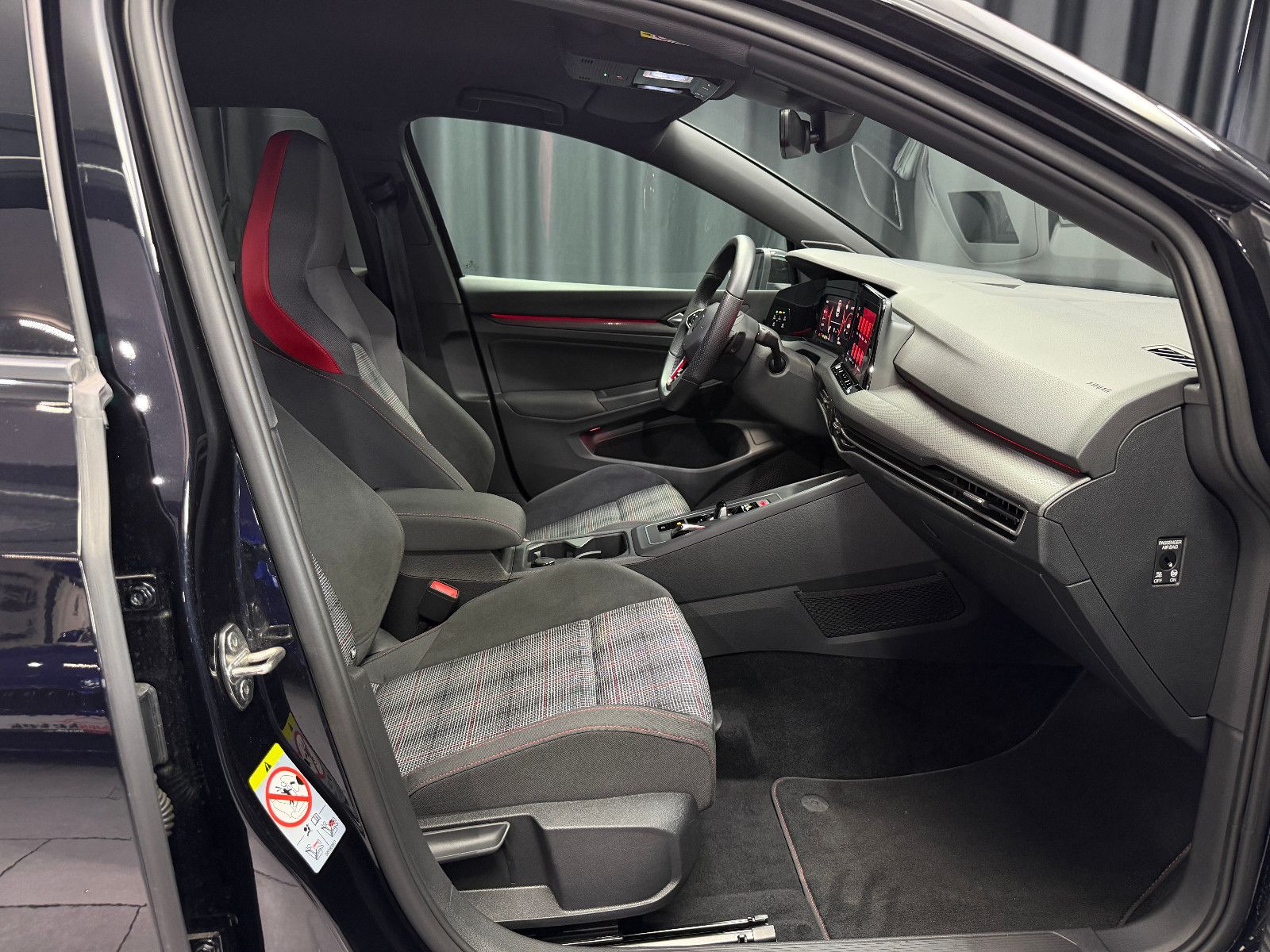 Fahrzeugabbildung Volkswagen Golf VIII Lim. GTI|H&K|HuD|U-Frei|D-FZG