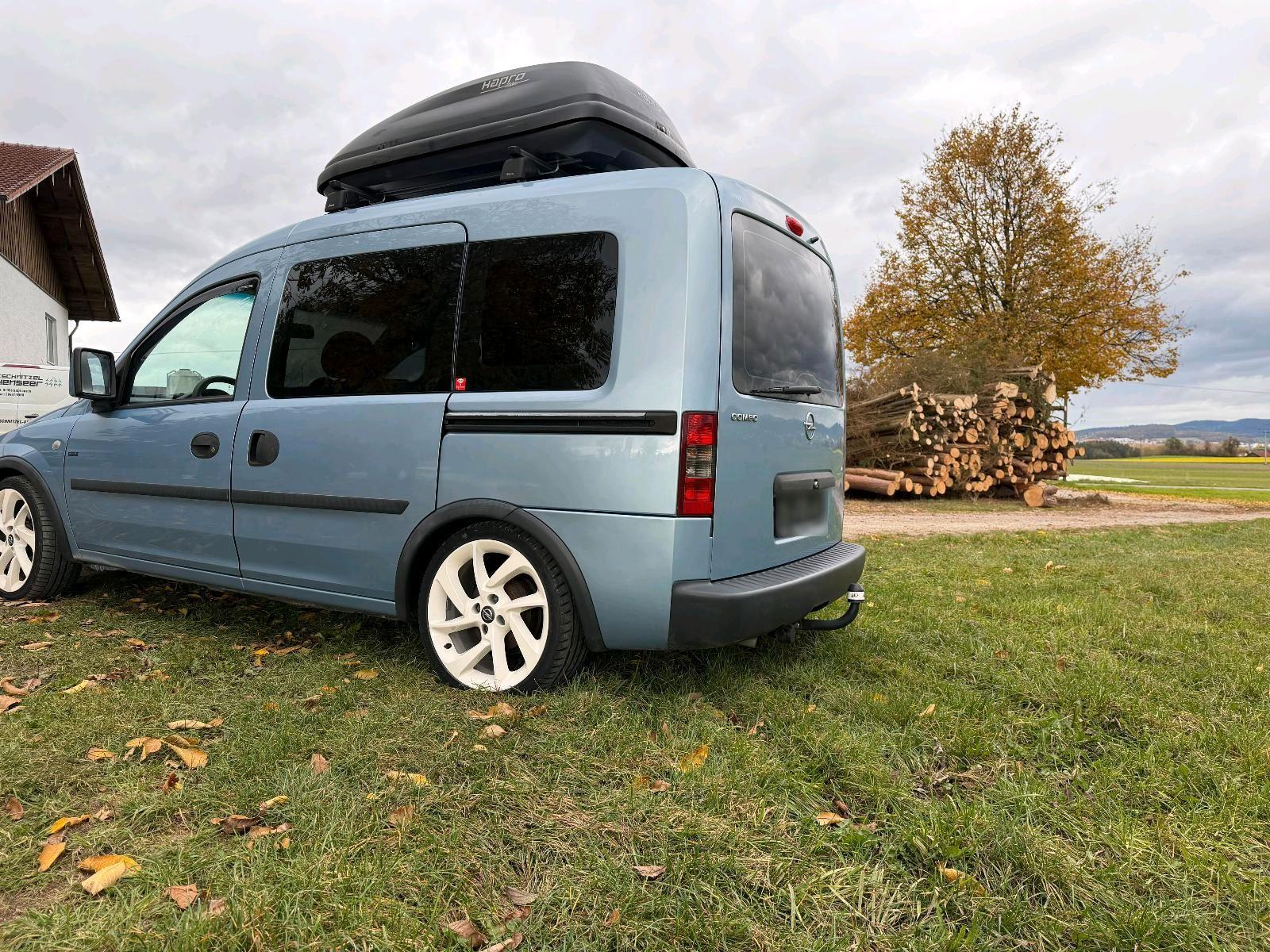 Opel Combo 2007 — rear view