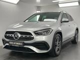 Mercedes-Benz GLA 180 AMG Sportpaket Widescreen Kamera - silberne Mercedes-Benz GLA 180