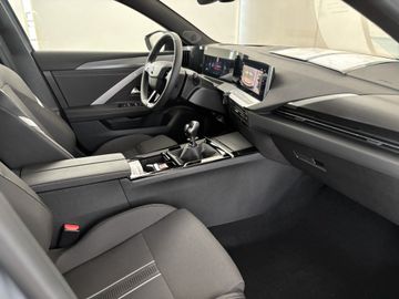 Fotografie 4 des Opel Astra 1.2 Turbo GS