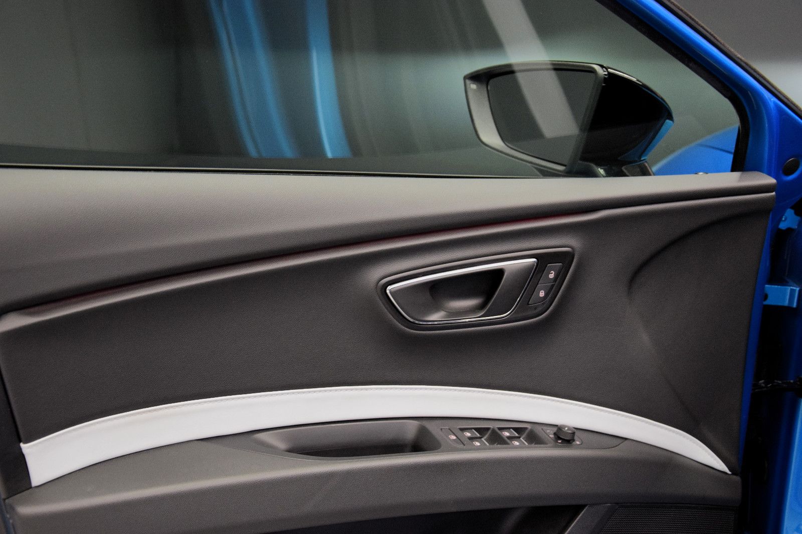 Fahrzeugabbildung SEAT Leon Cupra 290 Dynamic-Paket Sonderlackierung