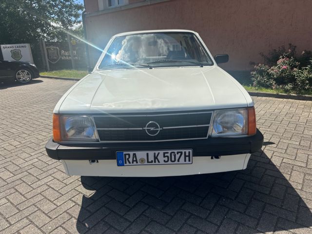 Opel Kadett-D +SAMMLERZUSTAND+1HAND+OLDTIMER+TOP