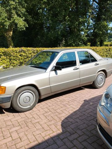 Mercedes-Benz E 190