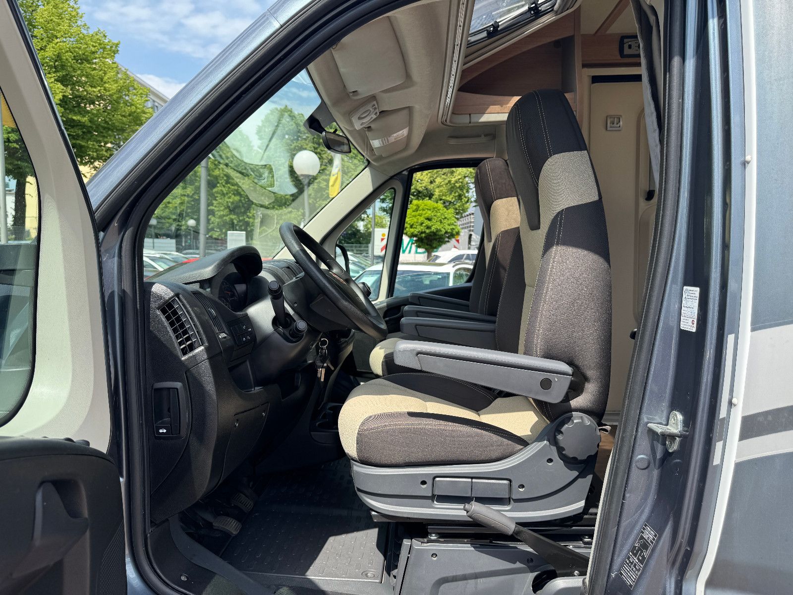 Fahrzeugabbildung Glücksmobil T 58 FIAT DUCATO 1.HAND VOLL SCHECKHEFT SAT TV