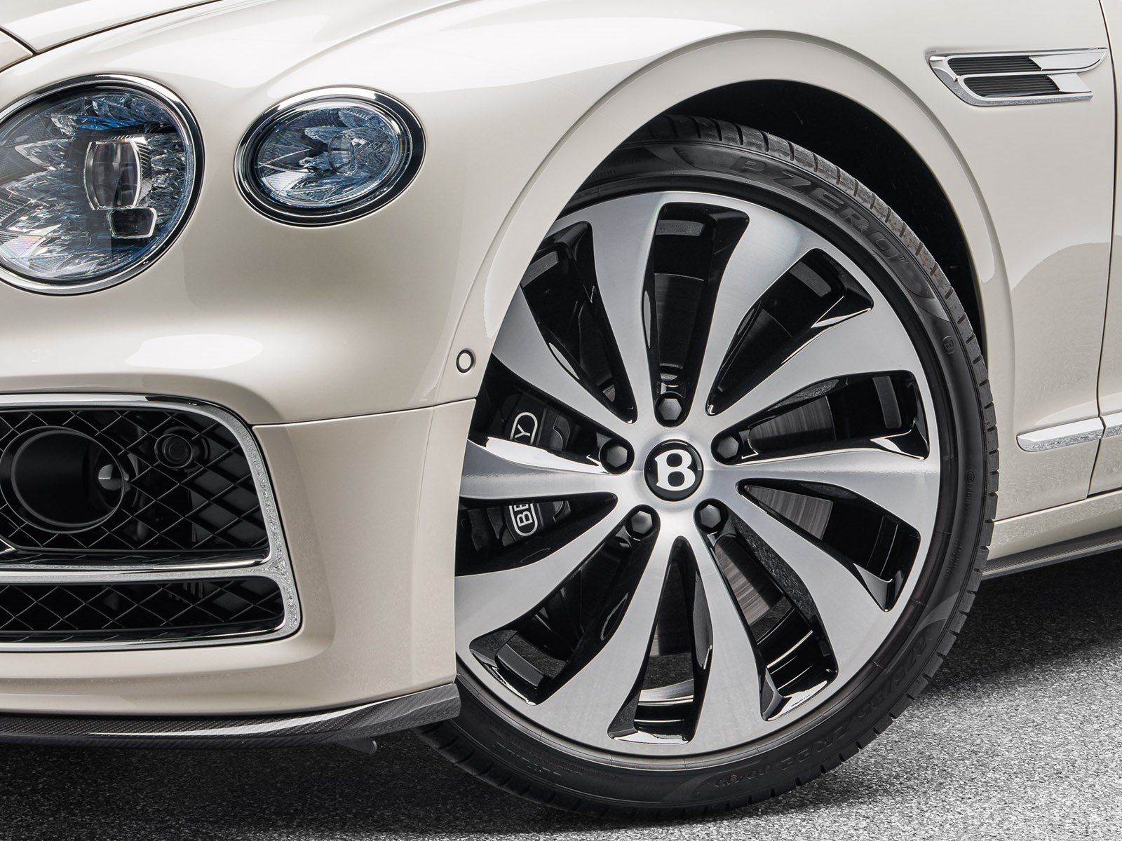 Bentley Flying Spur V8 / First Edition foto 8