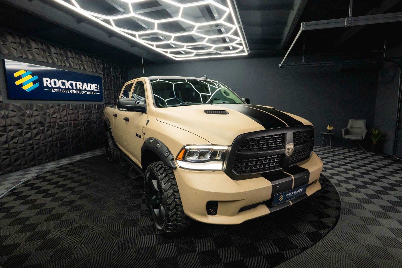 Fahrzeugabbildung Dodge RAM 5.7 V8 HEMI 4x4 PUNISHER OFFROAD RAPTOR LACK