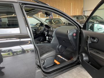 Nissan Qashqai 360 4X4 *PANORAMA*NAVI*TEILLEDER*