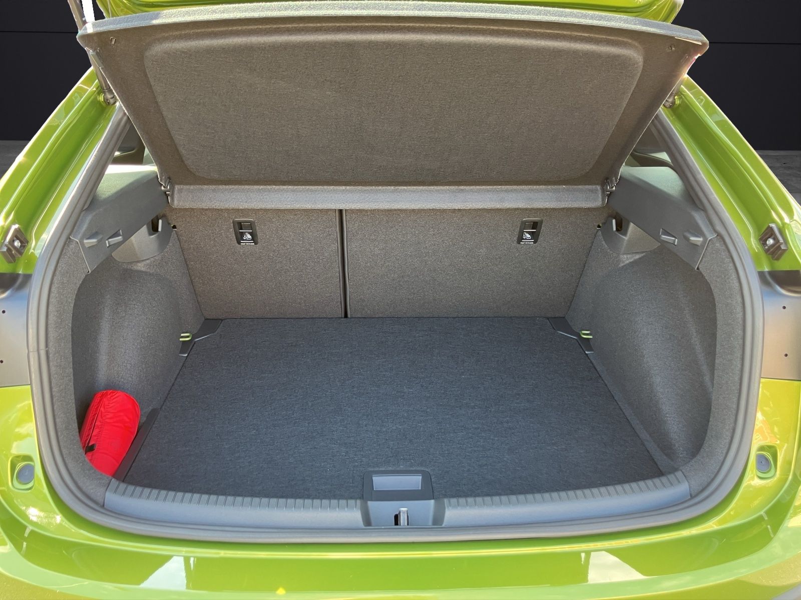 Fahrzeugabbildung Volkswagen Taigo Energy LED DAB ACC