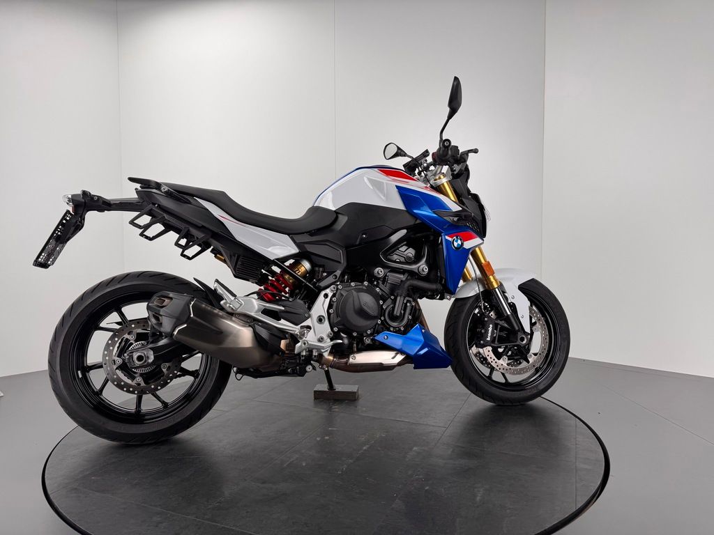 Fahrzeugabbildung BMW F900 R *VOLLAUSSTATTUNG *NEUWERTIG