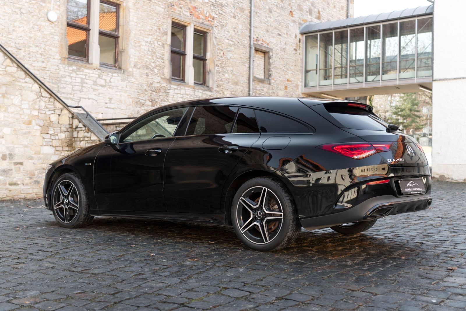 Fahrzeugabbildung Mercedes-Benz CLA 250e Shooting Brake AMG-LINE LED KAM 8FACH