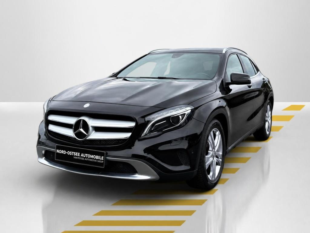 Mercedes-Benz GLA 220 CDI 4M URBAN AHK BiXENON TEMPOMAT DCT