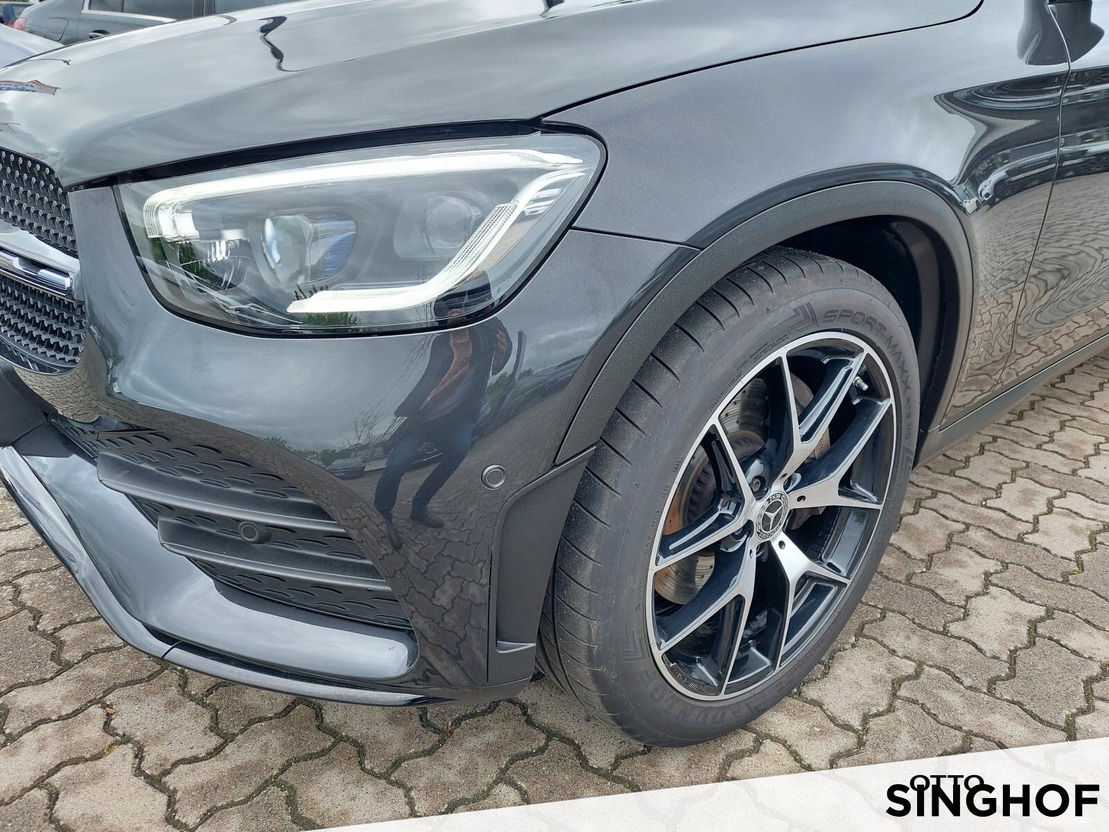 Fahrzeugabbildung Mercedes-Benz GLC 200 AMG Pano+AHK+Distronic+Night+360°+dynLED