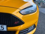 Ford Focus 2,0 EcoBoost ST ST - Ford Focus: Orange, ST