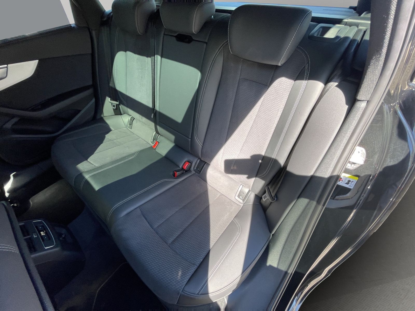 Audi A4 - Bild 17