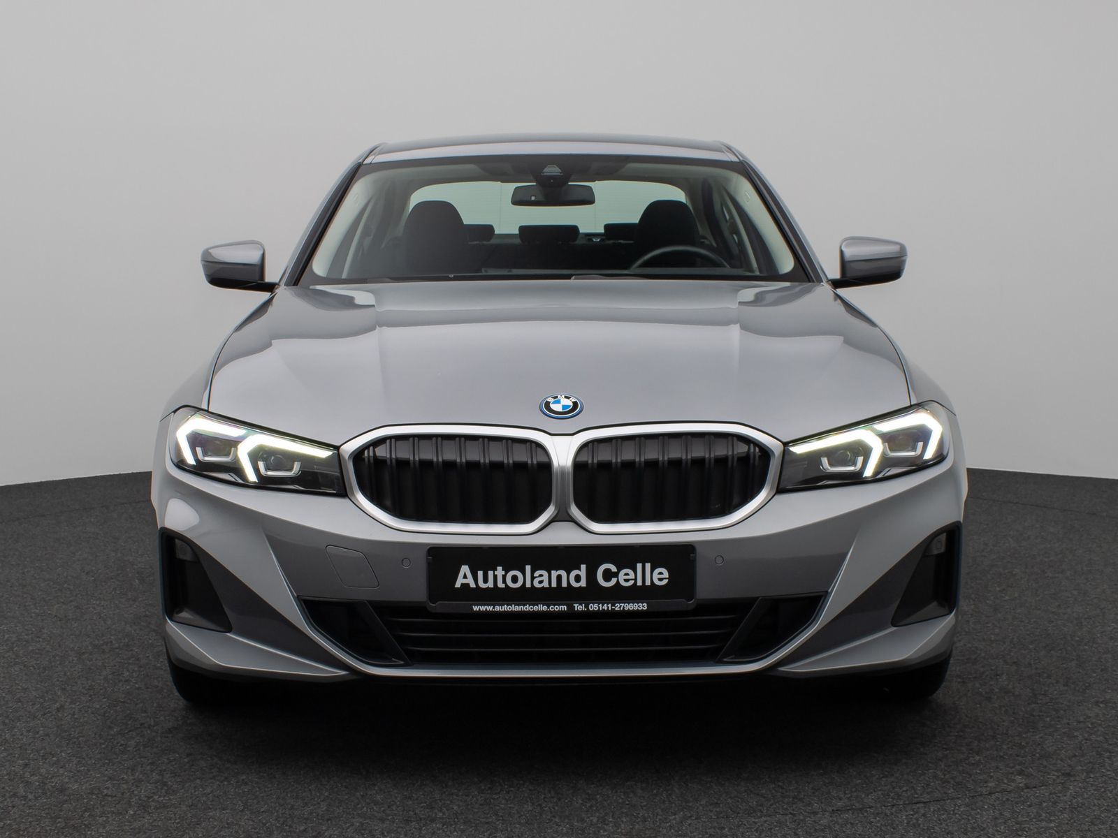 Fahrzeugabbildung BMW 320e DAB HUD Komfort LED Sport Stop&Go 17Zoll