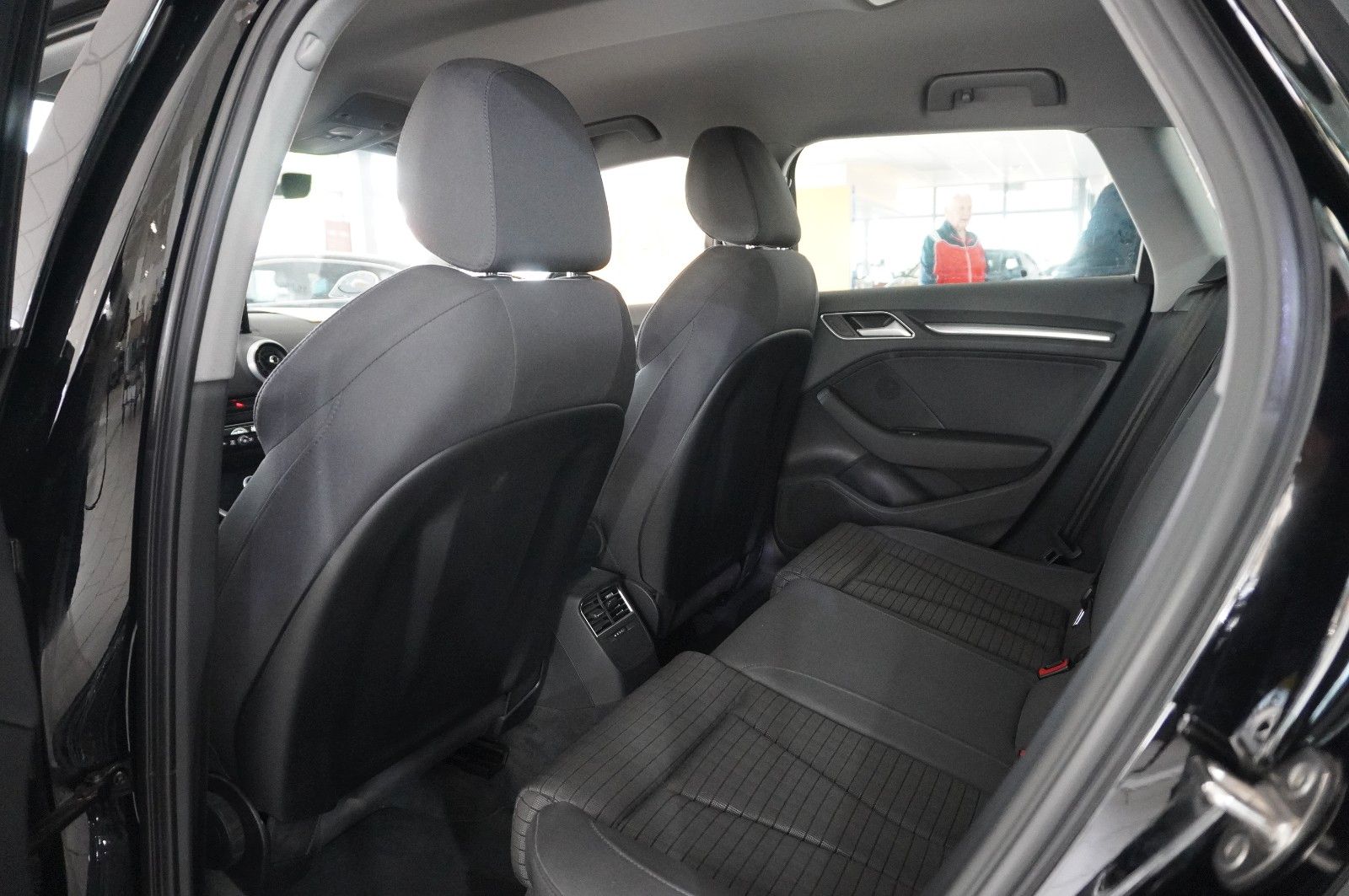 Fahrzeugabbildung Audi A3 Sportback 1.4 TFSI SPORT NAVI/SH/BI-XENON/PDC