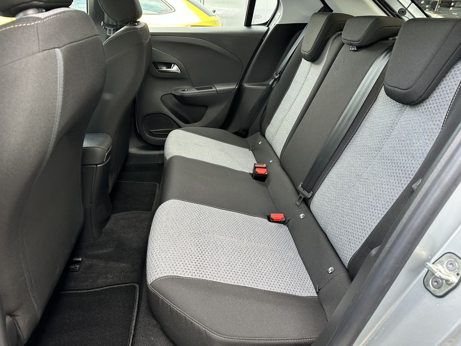 Fahrzeugabbildung Opel Corsa e Edition LED+SHZ+KOMFORT-PAKET+LHZG+16ZO