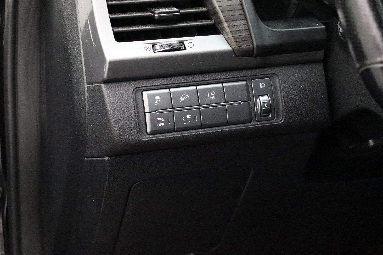 Fahrzeugabbildung Ssangyong REXTON 2.2 4WD AT QUARTZ+Comfort-Paket AHK 3.5T