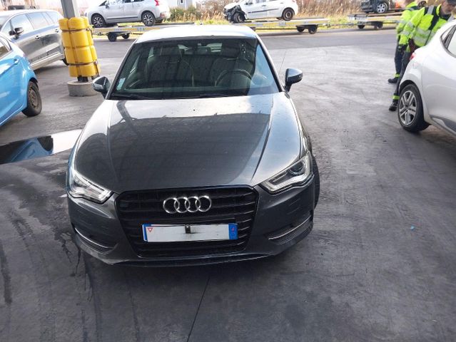 Audi A3 III 1.6 TDI 110 S LINE