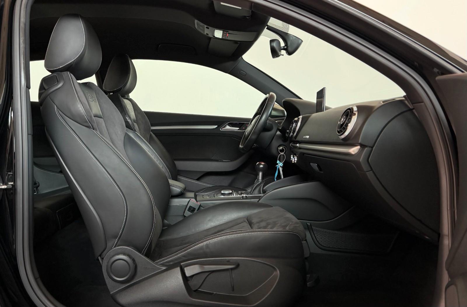 Audi S3 8V 2.0 TFSI QUATTRO 1.HAND SCHECKHEFT 8FACH