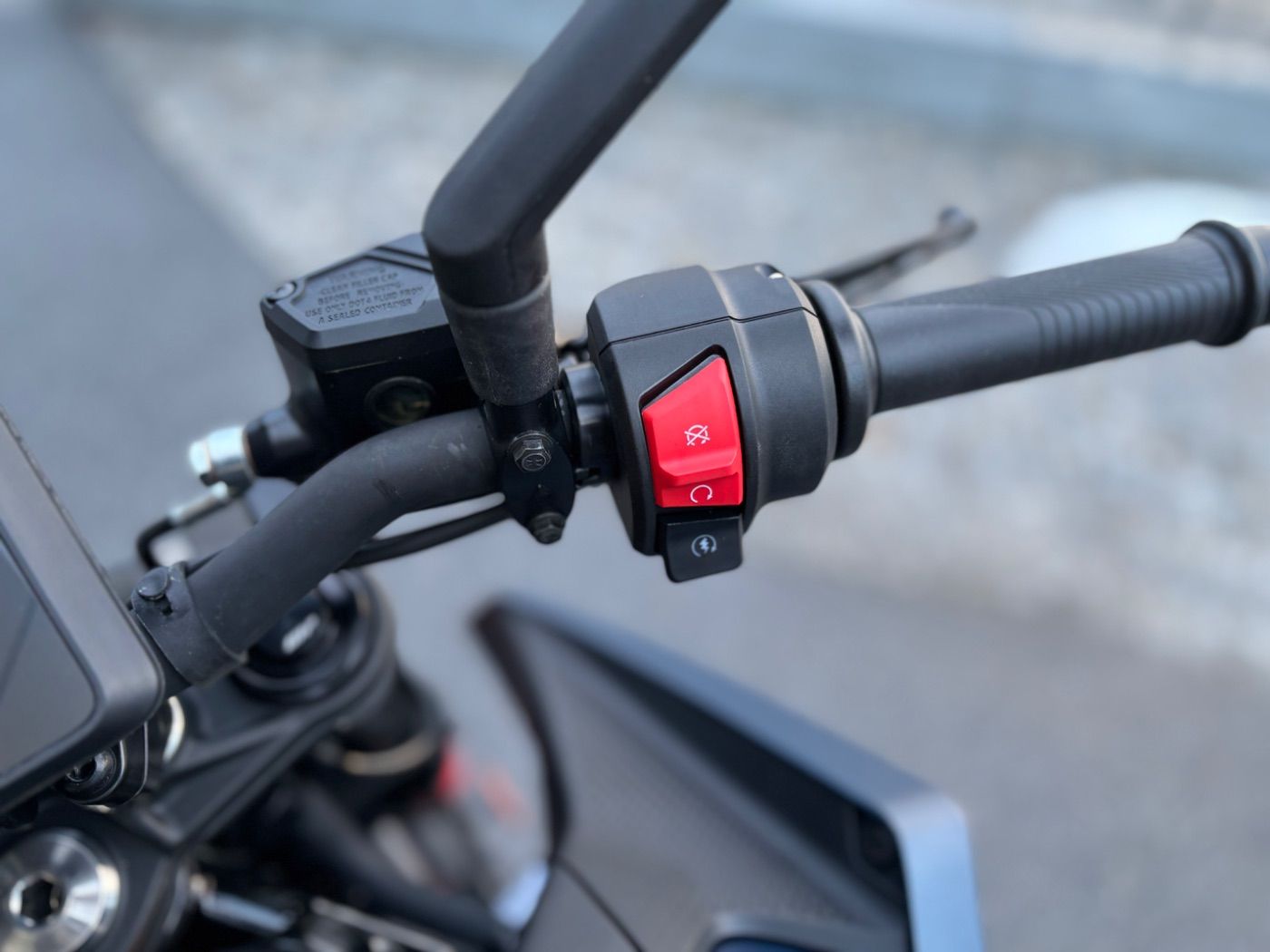 Fahrzeugabbildung KTM 125 Duke Modell 2026 auch in Schwarz erhältlich