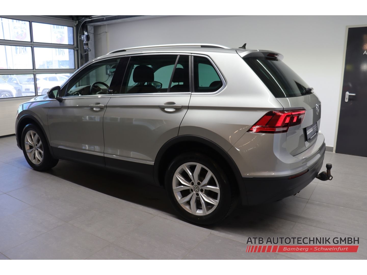 Fahrzeugabbildung Volkswagen Tiguan 2.0 TDI SCR Sound BMT Start-Stopp 4Motion
