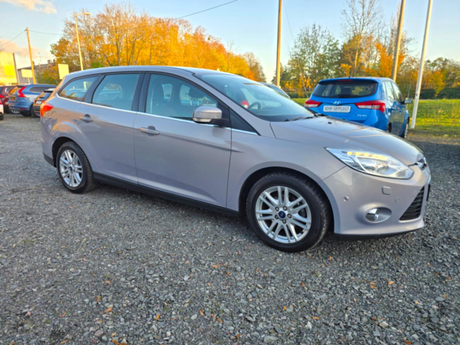 Ford Focus 2012 — photo 9