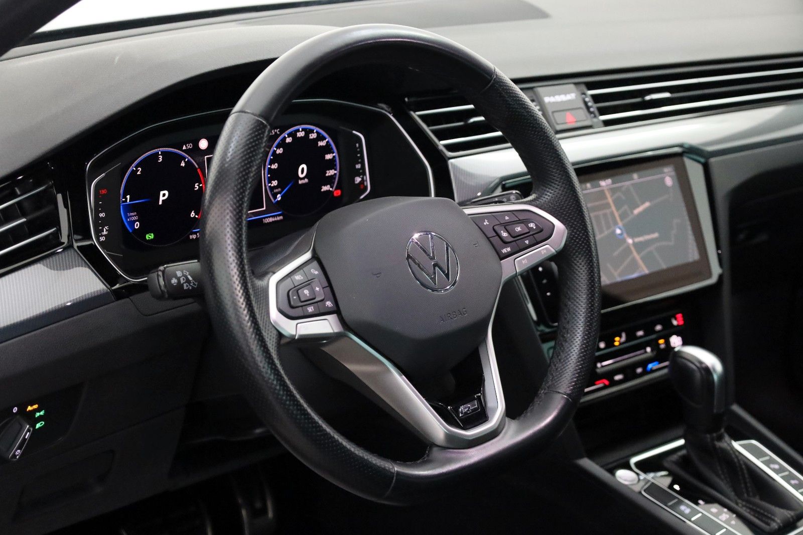 Fahrzeugabbildung Volkswagen Passat Variant R Line Navi,LED,ACC,Panorama,SH