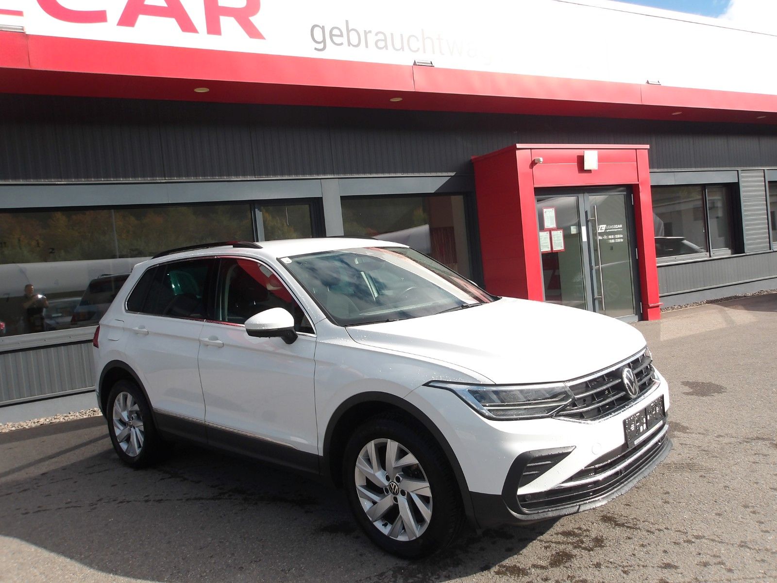 Volkswagen Tiguan Life 4Motion *NAVI*AHV*RFK*EXP.13990* imagem 3