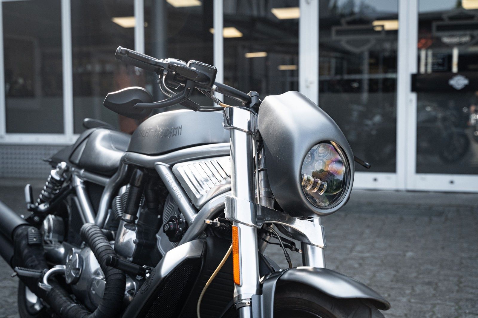 Fahrzeugabbildung Harley-Davidson VRSCR STREET ROD - REMUS ENDSCHALLDÄMPFER -