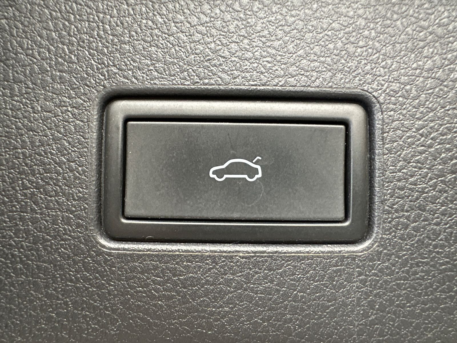 Fahrzeugabbildung Volkswagen Passat Variant GTE NAV+LED+ACC+AHK+17ZOLL+KAMERA