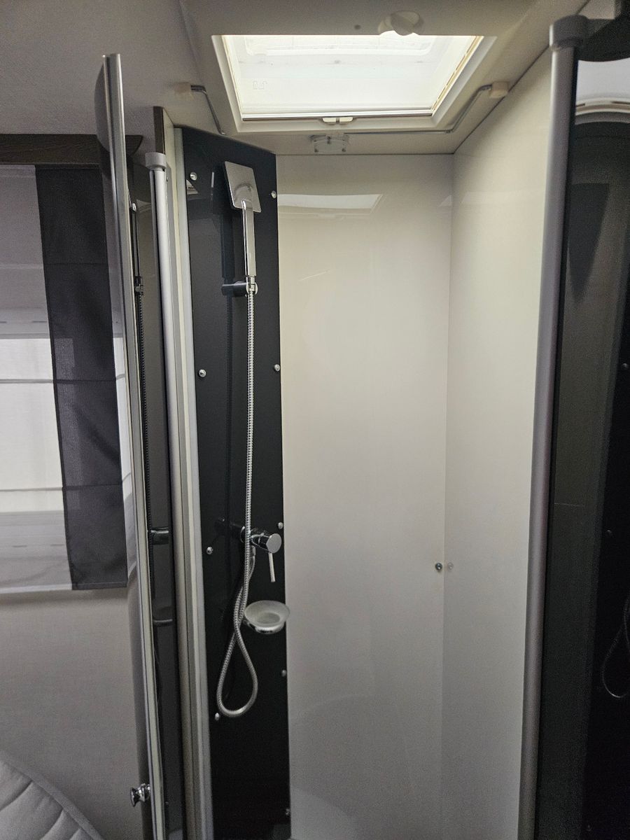 Fahrzeugabbildung Challenger Graphite 288 *Top Zustand und Ausstattung*